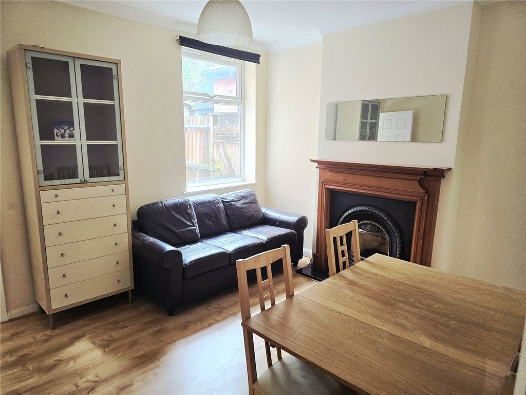 Property photo 2 of 11 Picture No. 07