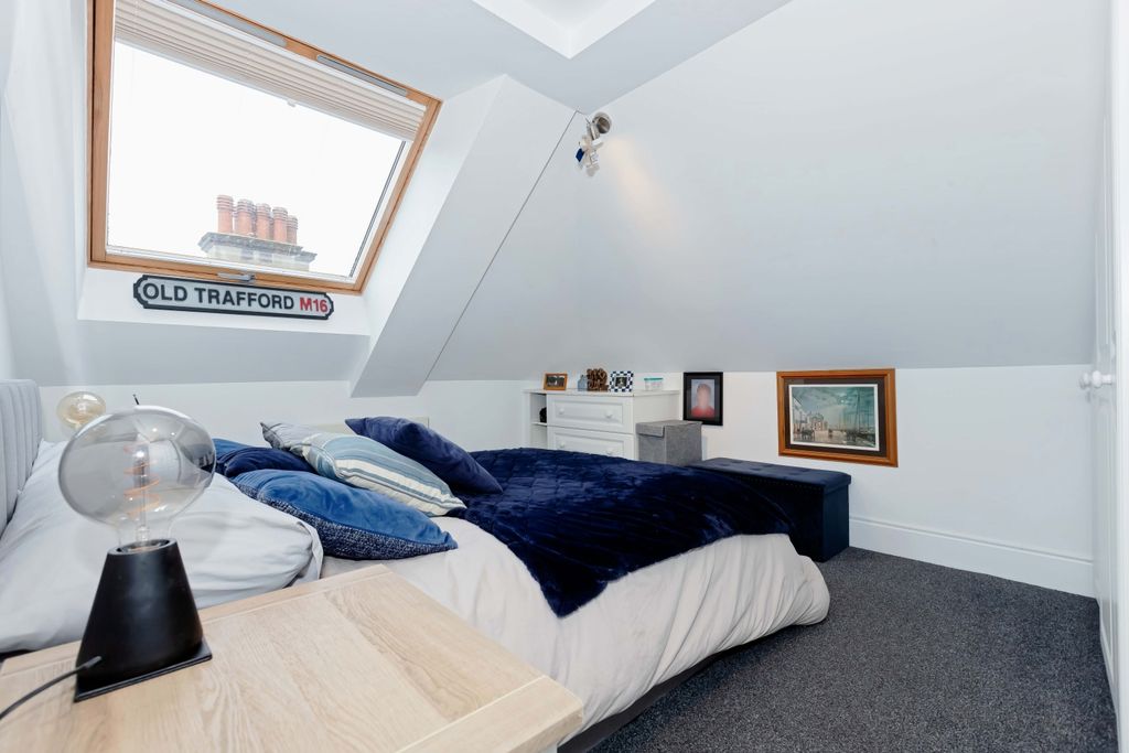 Property photo 3 of 10 Richmond Rd