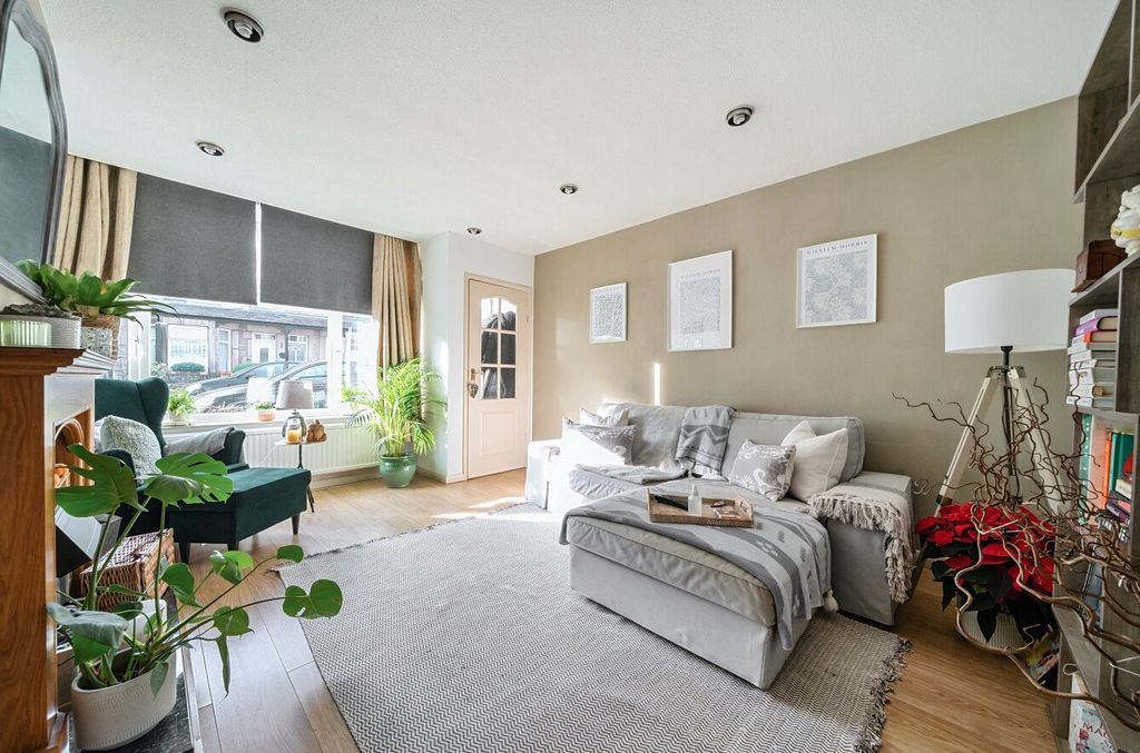 Property photo 2 of 11 Picture No. 14