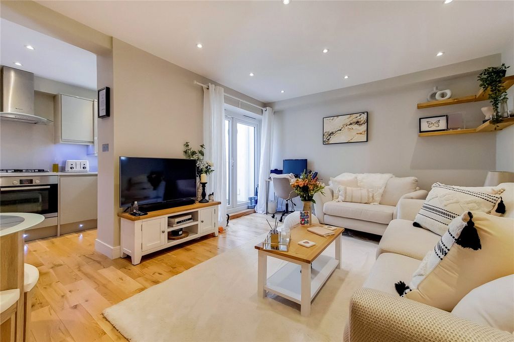 Property photo 1 of 8