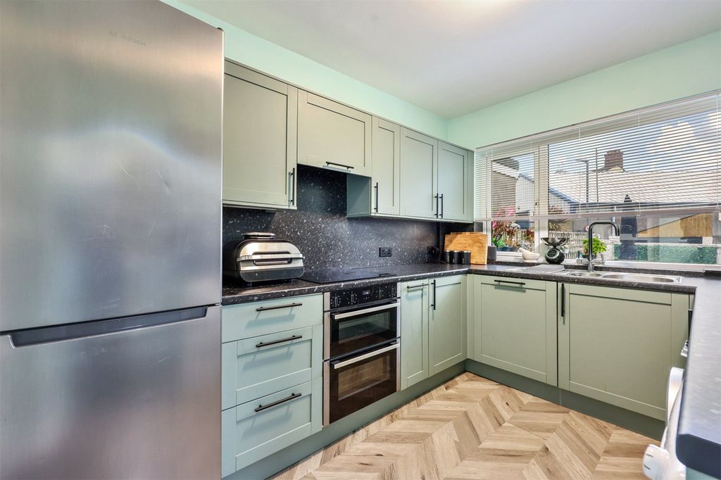 Property photo 3 of 14 Picture No. 12