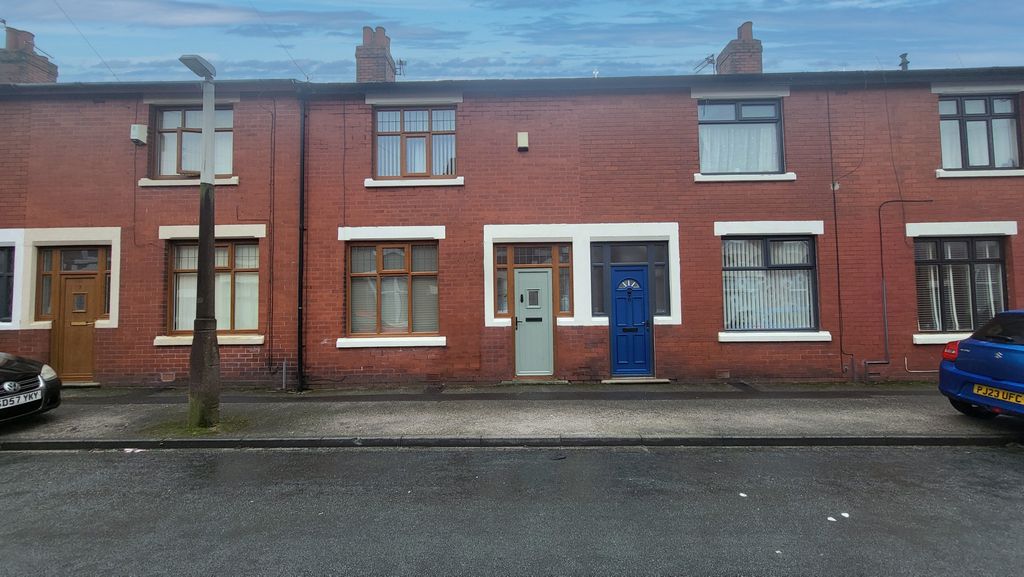 Property photo 1 of 12