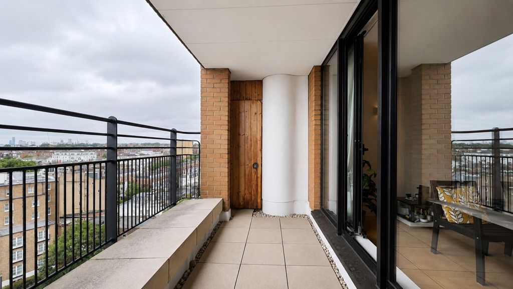 Property photo 1 of 2
