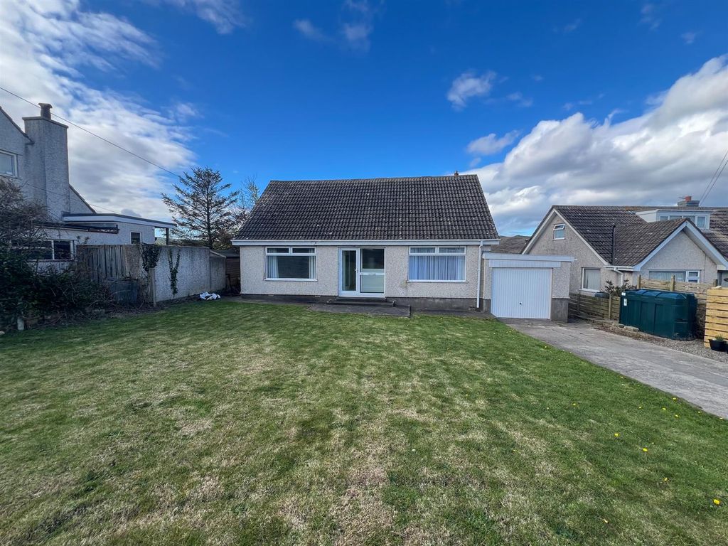 Property photo 2 of 21 Close Ard, 30 MV-02.Jpg