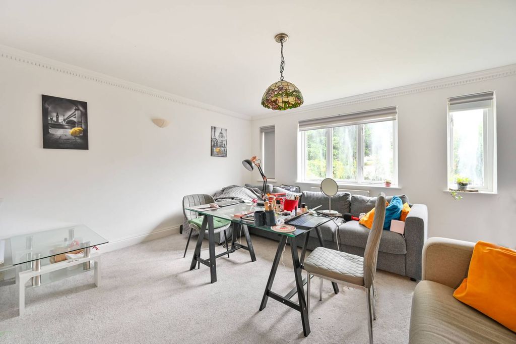 Property photo 1 of 5