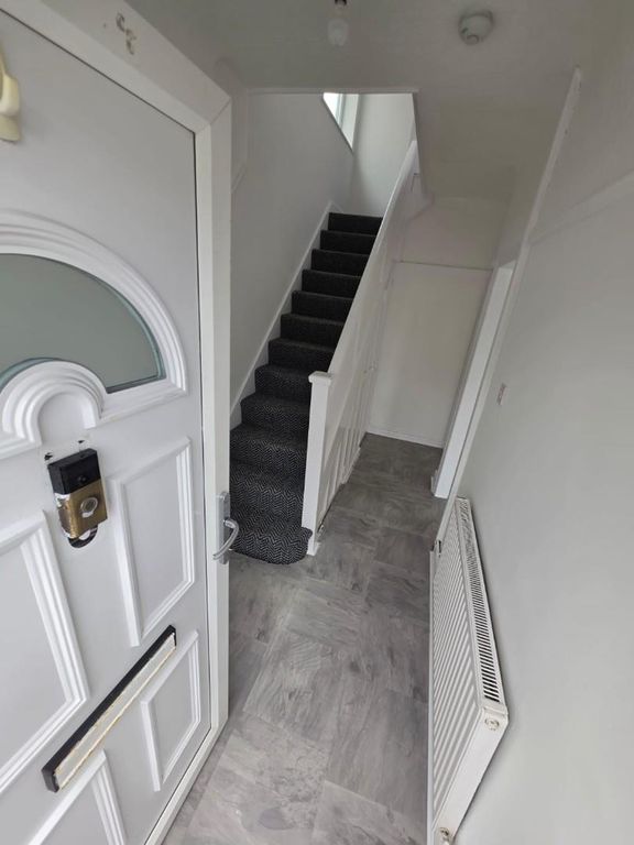 Property photo 2 of 11 Hallway.Jpg