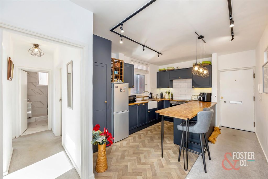 Property photo 3 of 18 The Drive 68-70, Drive Lodge, Flat 24-016.Jpg