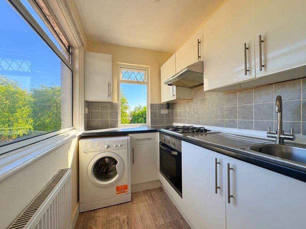 Property photo 3 of 8 Kitchen.Jpg