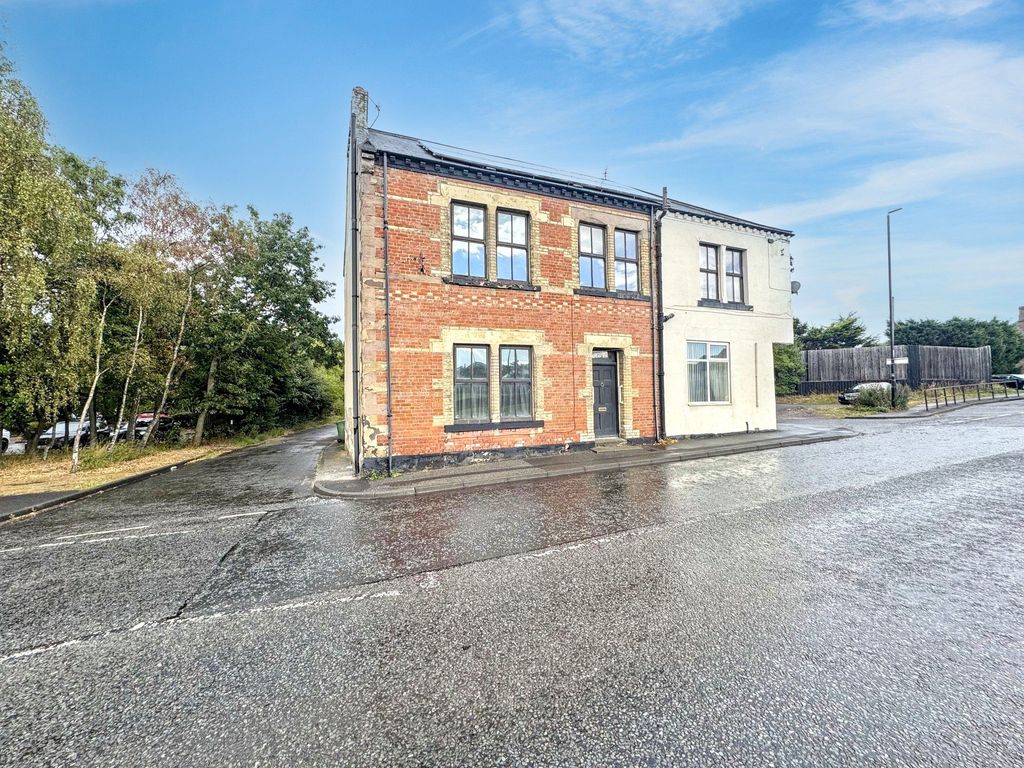 Property photo 1 of 31