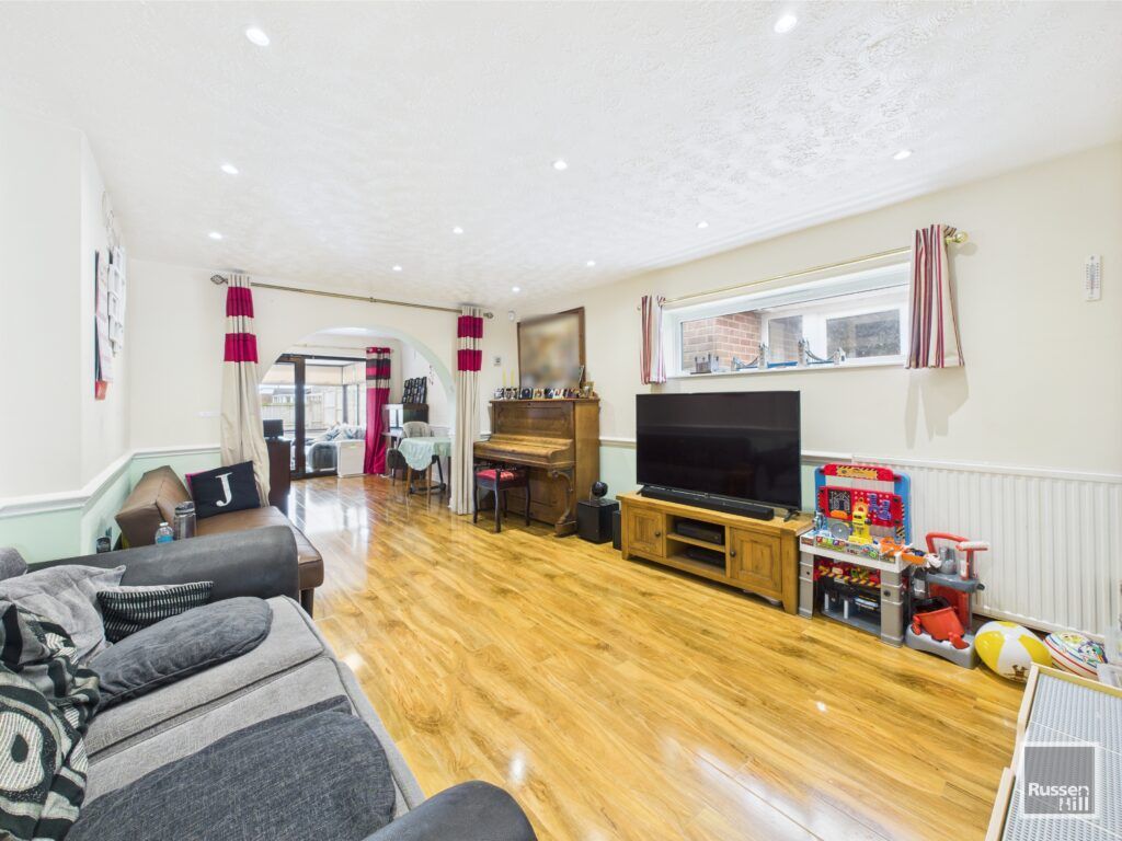 Property photo 2 of 17