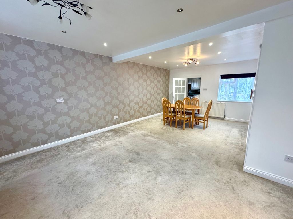 Property photo 2 of 12 Thumbnail_Img_3224