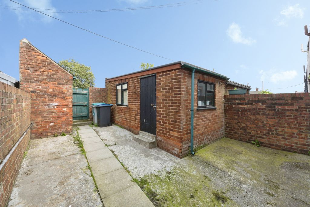 Property photo 3 of 15