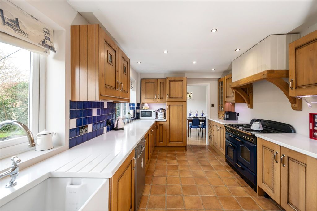 Property photo 1 of 19 120 Albert Road Internals10.Jpg