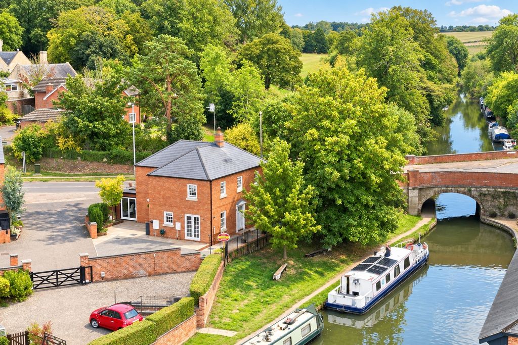 Property photo 1 of 26 Mill House