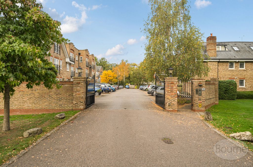 Property photo 1 of 11 673880Ea-74F6-437...