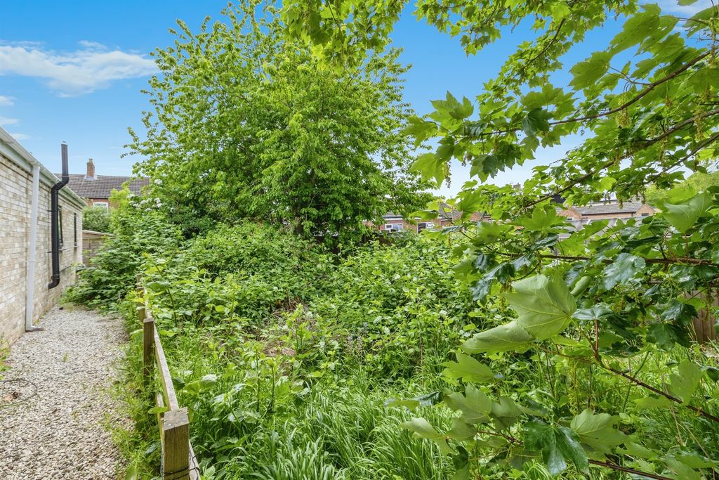 Property photo 2 of 16
