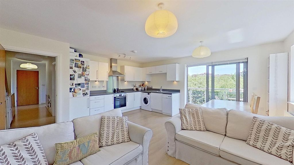 Property photo 1 of 15 Fleming-House-St-Georges-Grove-Sw17-07102025_18391