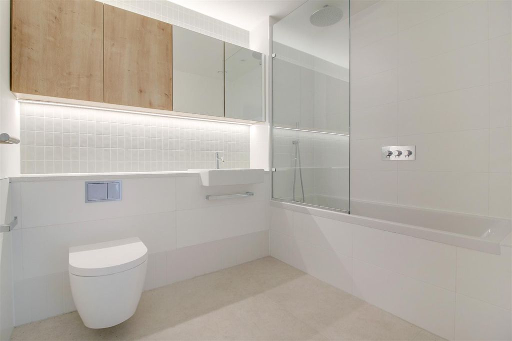 Property photo 3 of 7 Wayne & Silver