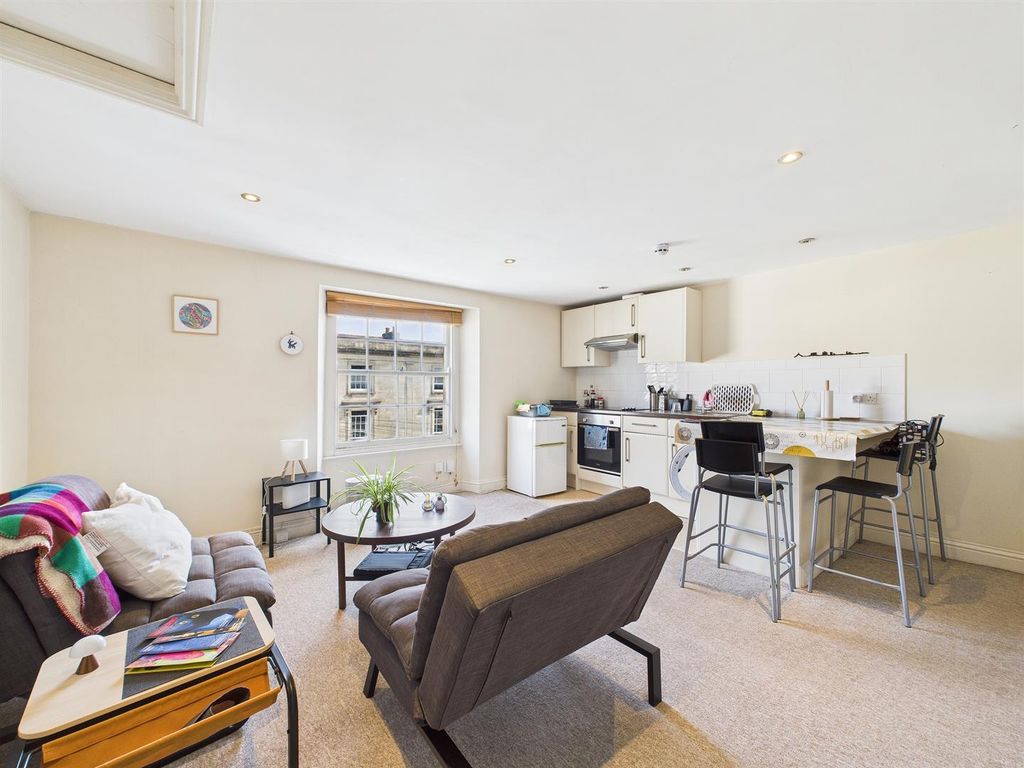 Property photo 2 of 16 2 - Block Of Flats For Auction, Kingsdown, Bristol