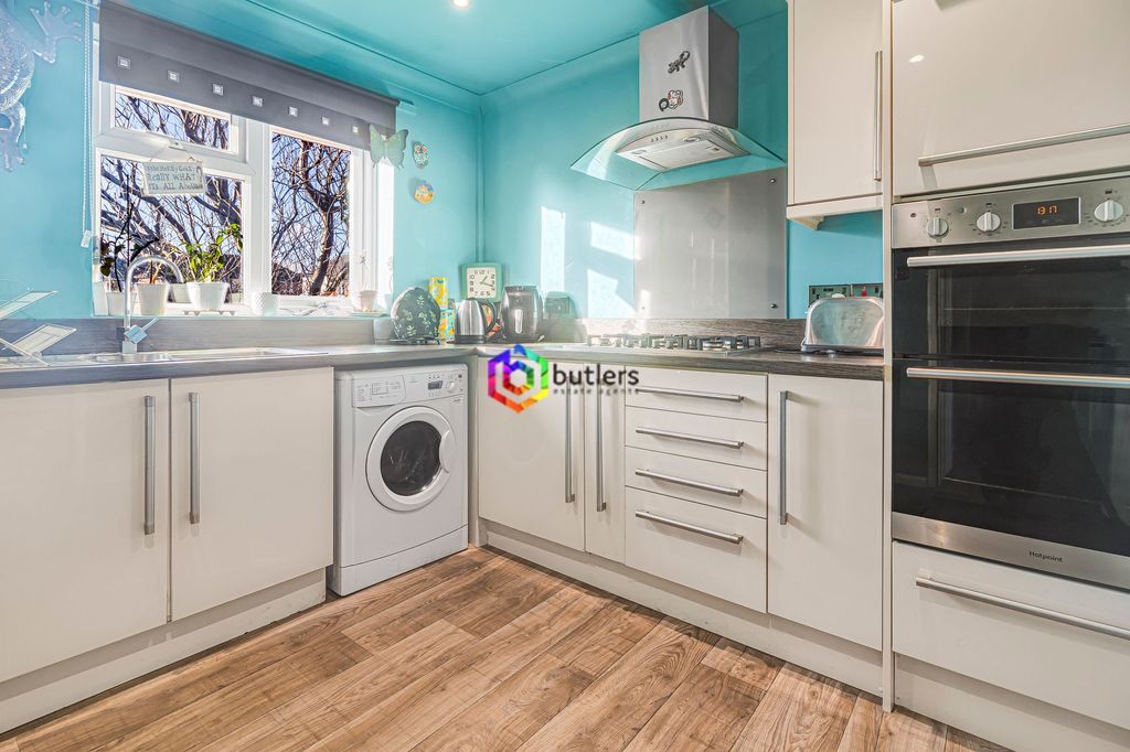 Property photo 3 of 5