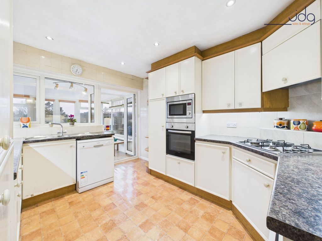 Property photo 2 of 14 Kitchen