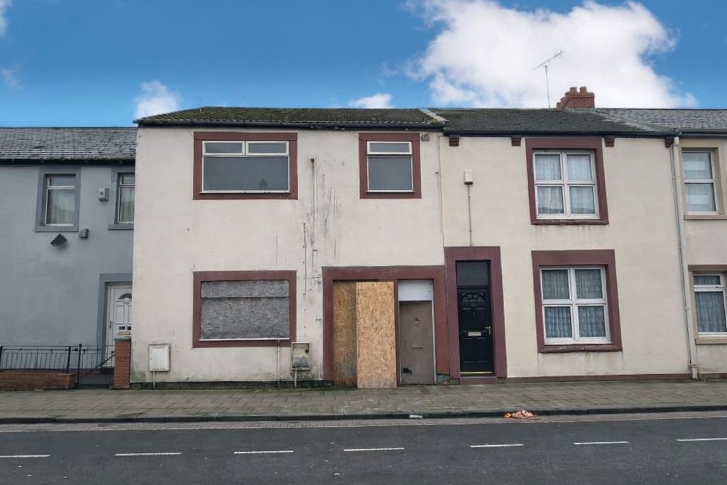 Property photo 1 of 2