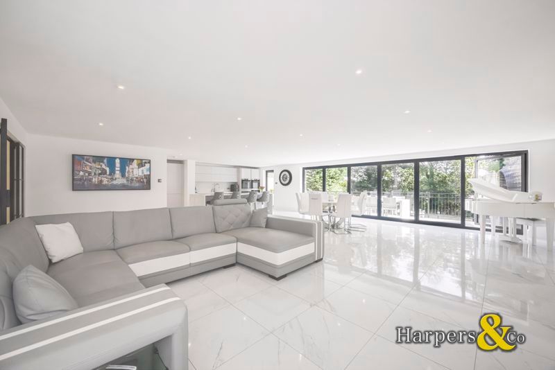 Property photo 1 of 49 Photo 51