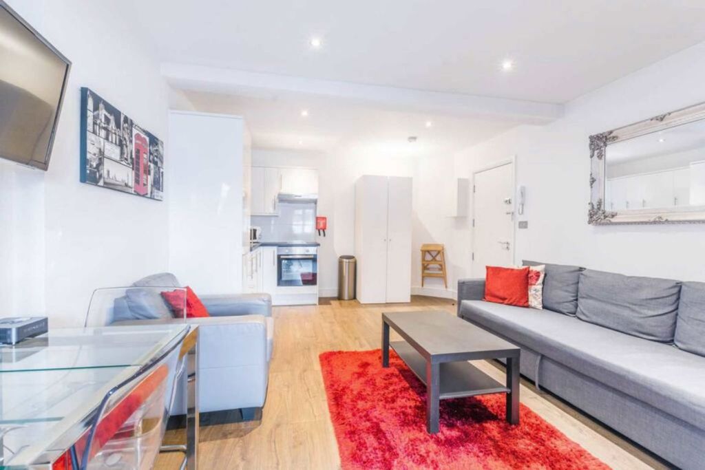 Property photo 1 of 3