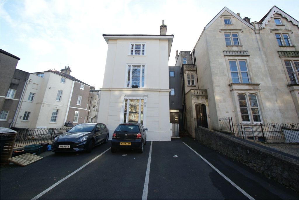 Property photo 1 of 5 Picture No. 08