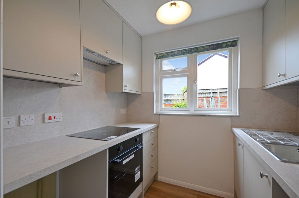 Property photo 3 of 12