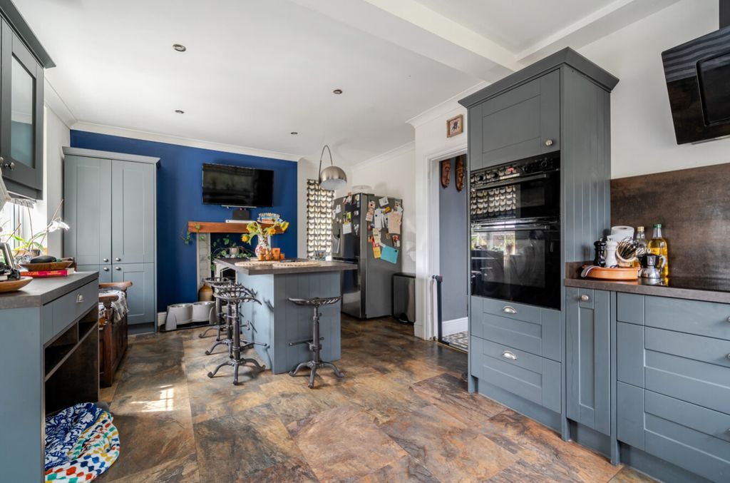 Property photo 3 of 30 1508903-12-1A01F7d5A8842
