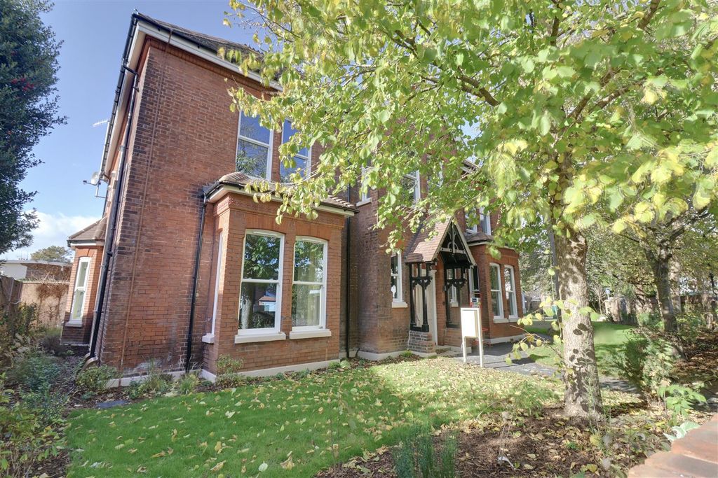 Property photo 2 of 22 2A6E168C-1Cdc-4Cbb-90Af-396262C805B2_1_201_A.Jpeg