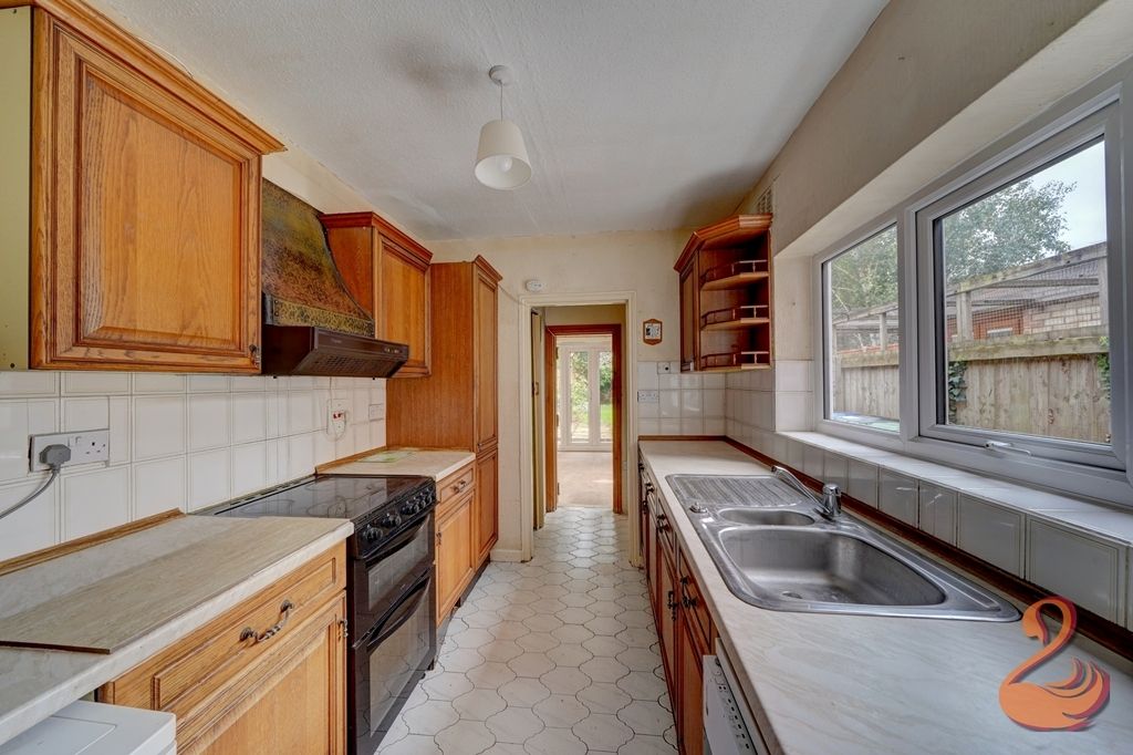 Property photo 2 of 21 Kitchen