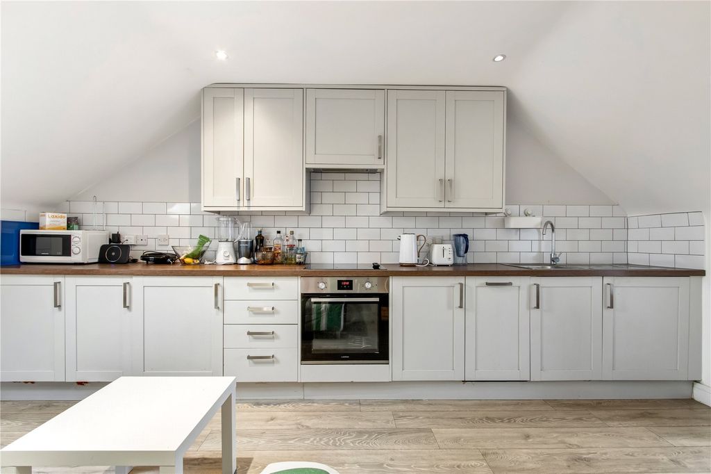 Property photo 1 of 12 Picture No. 14