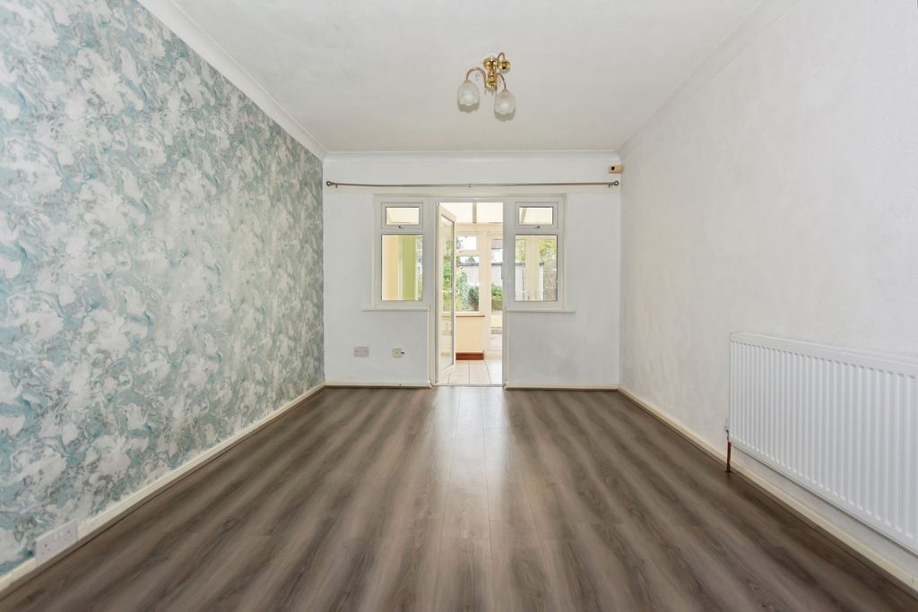 Property photo 2 of 17 Photo