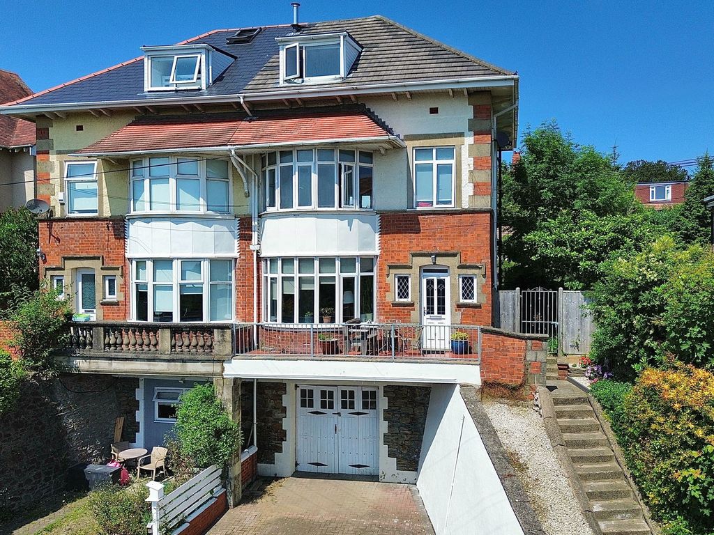Property photo 1 of 23