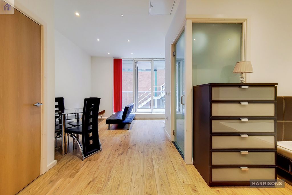 Property photo 1 of 11 Studio Room