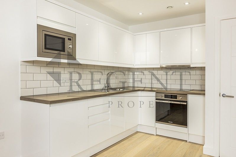 Property photo 3 of 6 Kitchen