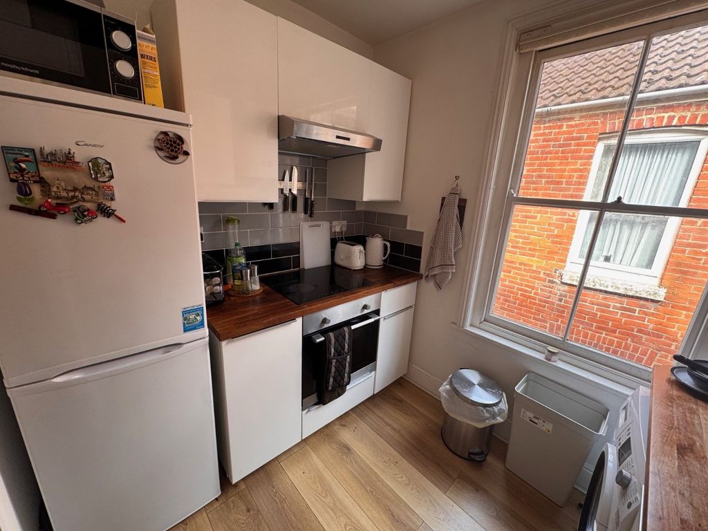 Property photo 3 of 16 Picture No. 18