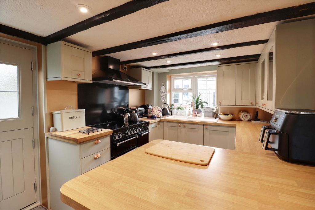 Property photo 2 of 15 Picture No. 02