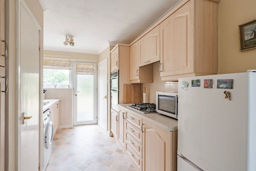 Property photo 3 of 18