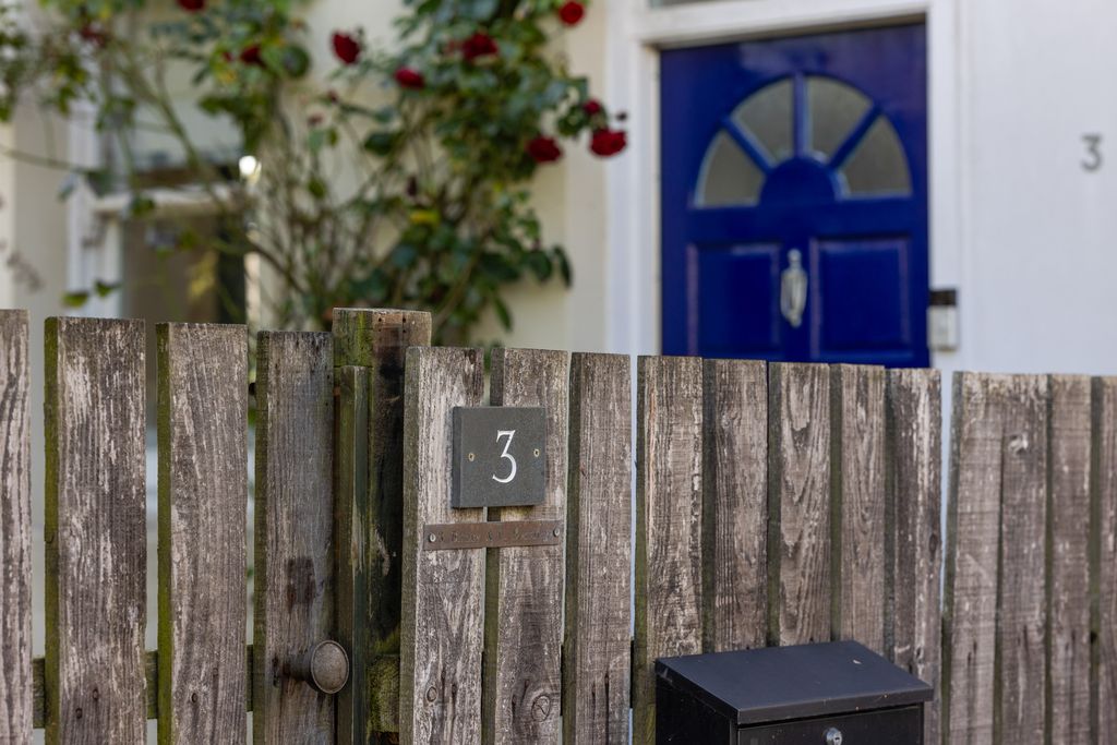 Property photo 2 of 27 Property Image 2