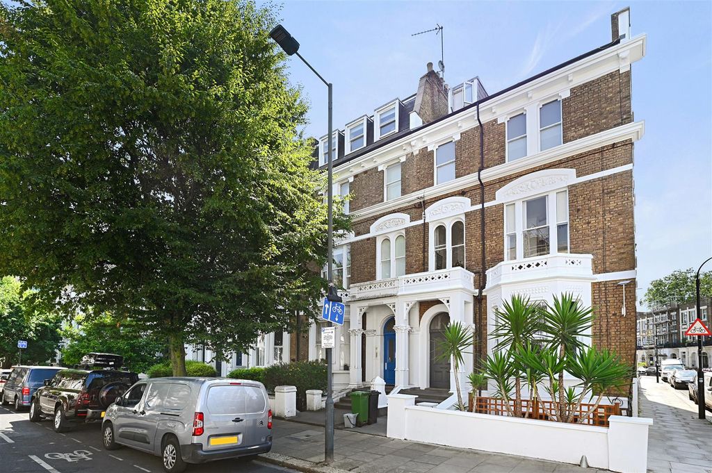 Property photo 1 of 8 Sinclair Road