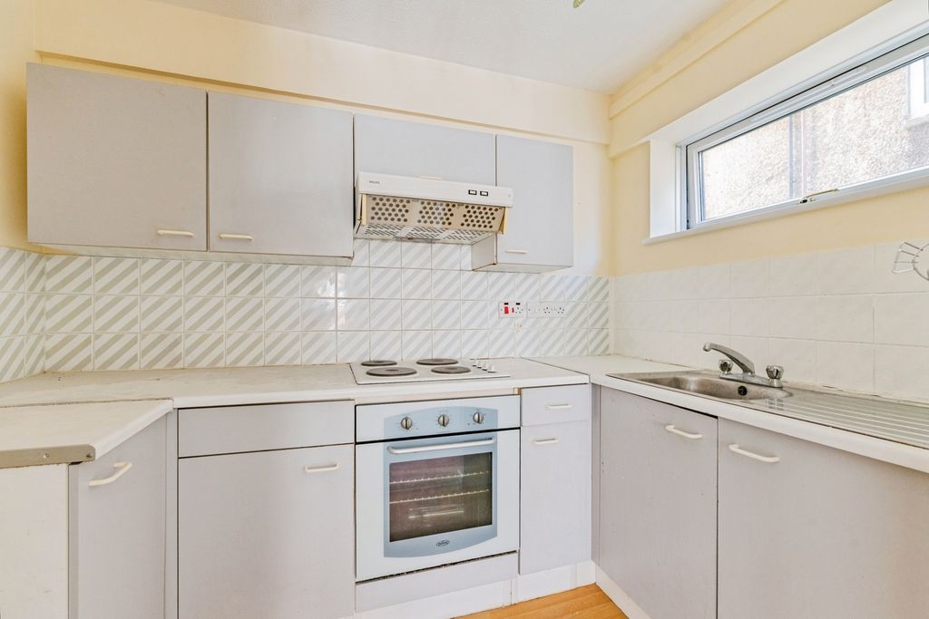 Property photo 3 of 14 Kitchen
