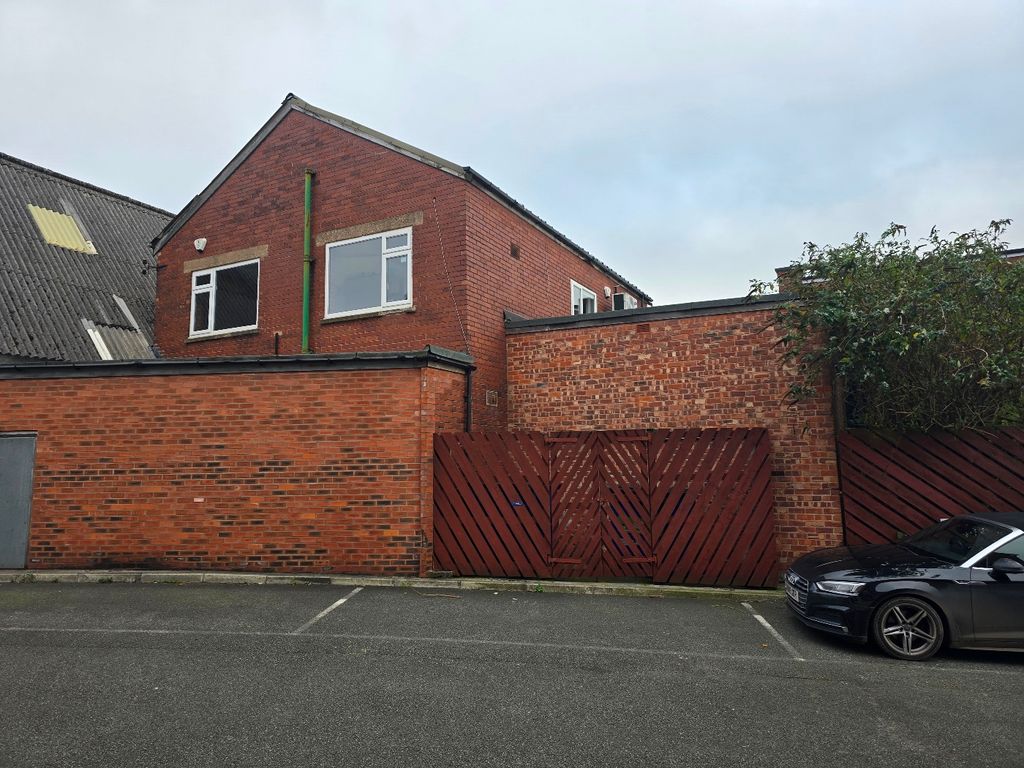 Property photo 2 of 5