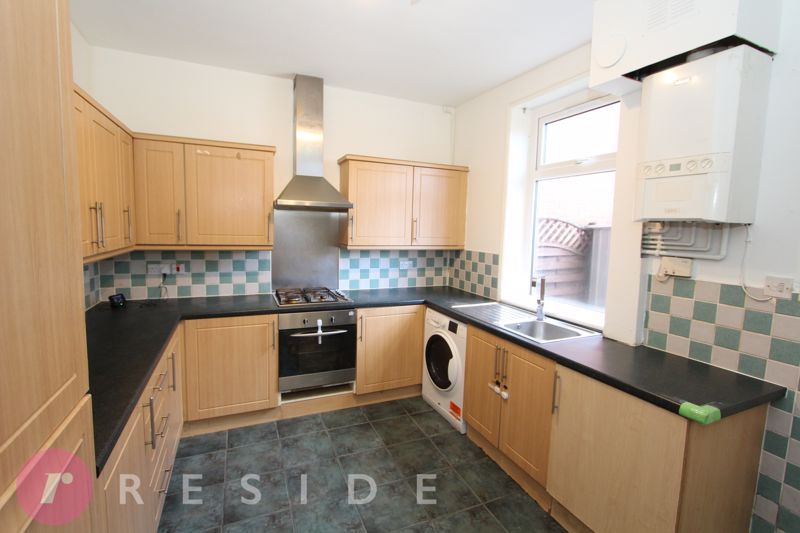 Property photo 3 of 11 Dining Kitchen