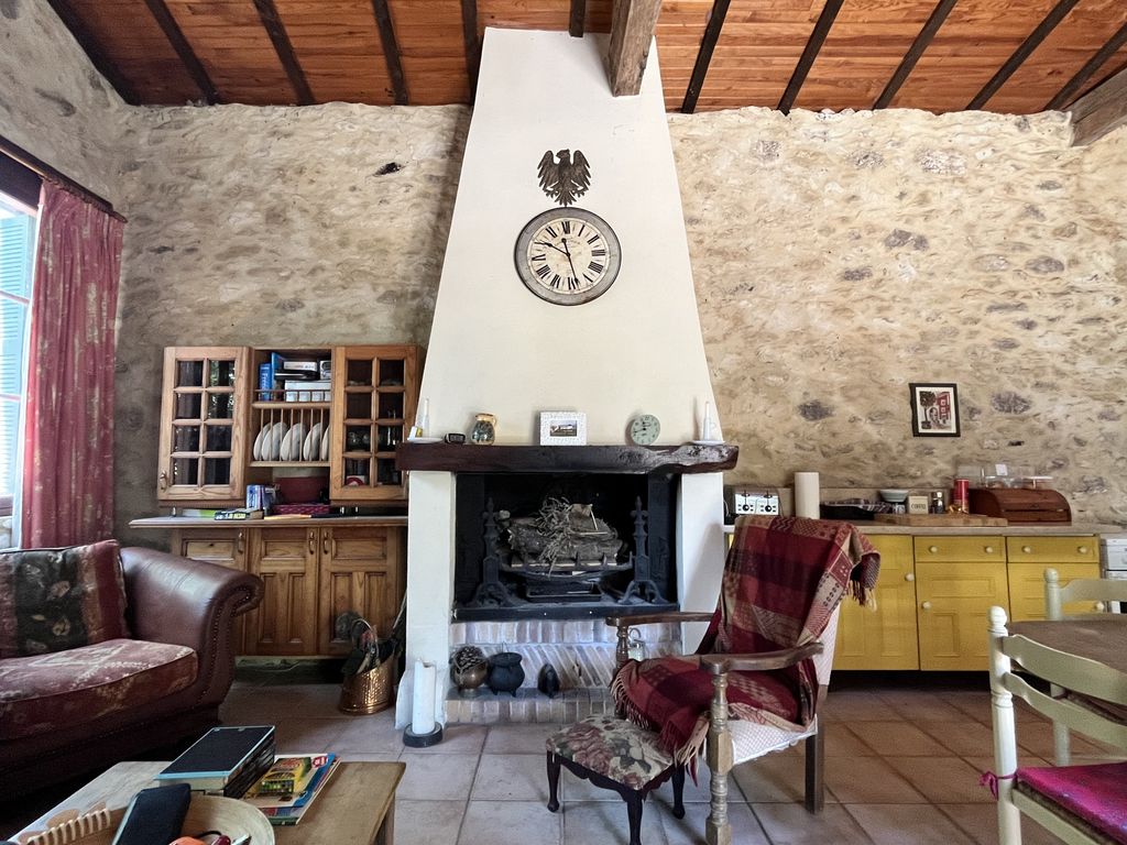 Property photo 2 of 18
