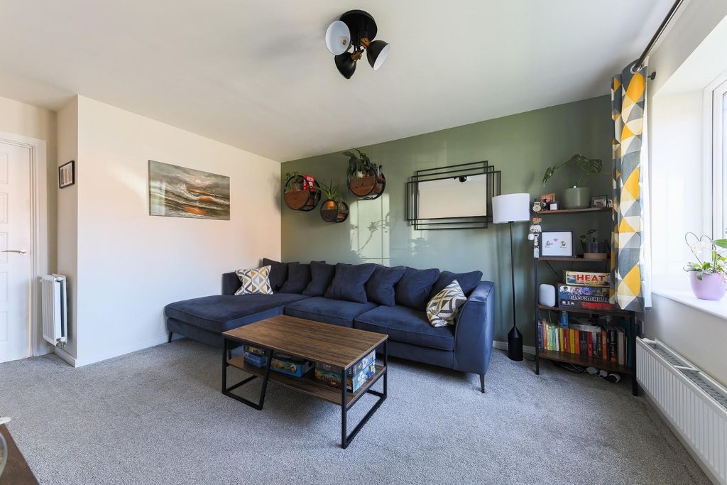 Property photo 2 of 14 Sitting Room.Jpg