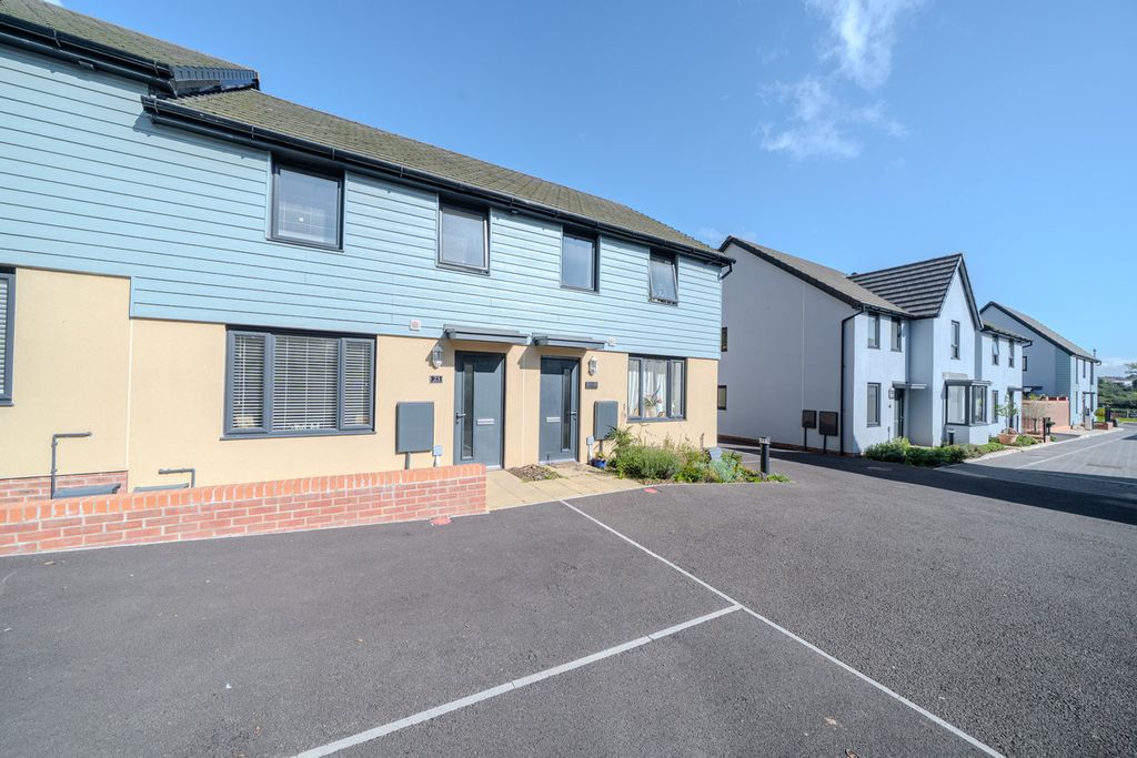 Property photo 1 of 21