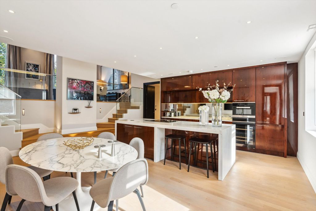 Property photo 2 of 19 Image